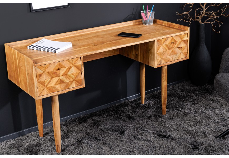 Retro písací stôl Camille z masívneho akáciového dreva v medovej hnedej farbe s dvomi zásuvkami s ozdobnou geometrickou intarziou na prednej strane
