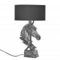 Dizajnová strieborná vintage stolná lampa Suomin s kovovou podstavou v tvare busty koňa s okrúhlym čiernym textilným tienidlom