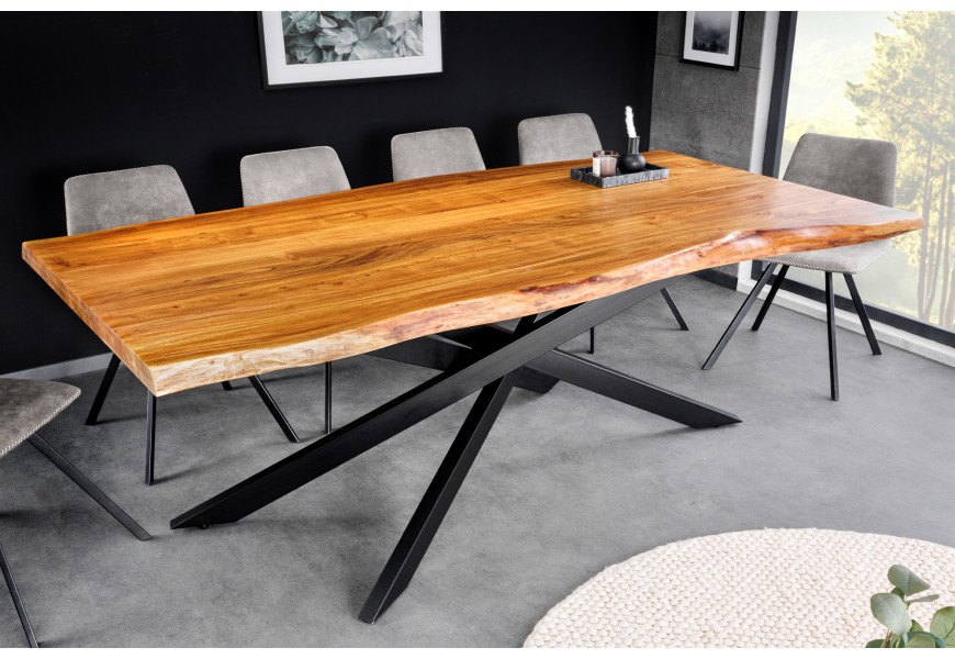 Masívny industriálny obdĺžnikový medovo hnedý jedálenský stôl Mammut s vrchnou doskou z akáciového dreva a s prekríženými čiernymi kovovými nožičkami