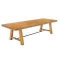 Industriálny svetlo hnedý obdĺžnikový jedálenský stôl Roseville z masívneho dreva s hrubými hranatými nožičkami a vrchnou doskou s latkovým dizajnom