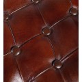 Luxusná hnedá jedálenská stolička Hughes s čalúnením z pravej kože s chesterfield prešívaním 80 cm