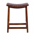 Luxusná koloniálna barová stolička Crosby bez opierok so sedacou časťou z pravej kože s lineárnym výpletom hnedá 60 cm