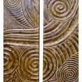 Dizajnová etno dekorácia Kiribila z troch vyrezávaných drevených panelov v tmavej hnedej farbe s motívom špirál 180 cm