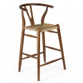 Dizajnová ratanová barová stolička Silla s ratanovým výpletom na sedadle a s oblúkovou opierkou z masívneho teakového dreva