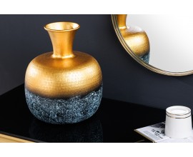 Orientálna vintage okrúhla váza Suyun s vybíjaným zdobením v zlatej farbe s tmavou čiernosivou patinou 36 cm