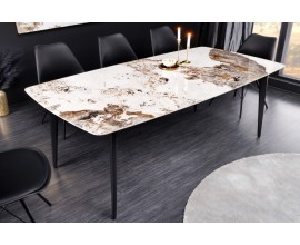 Dizajnový jedálenský stôl Tazer s doskou s mramorovým vizuálom v prírodnej farbe so štyrmi čiernymi úzkymi nožičkami 180 cm 
