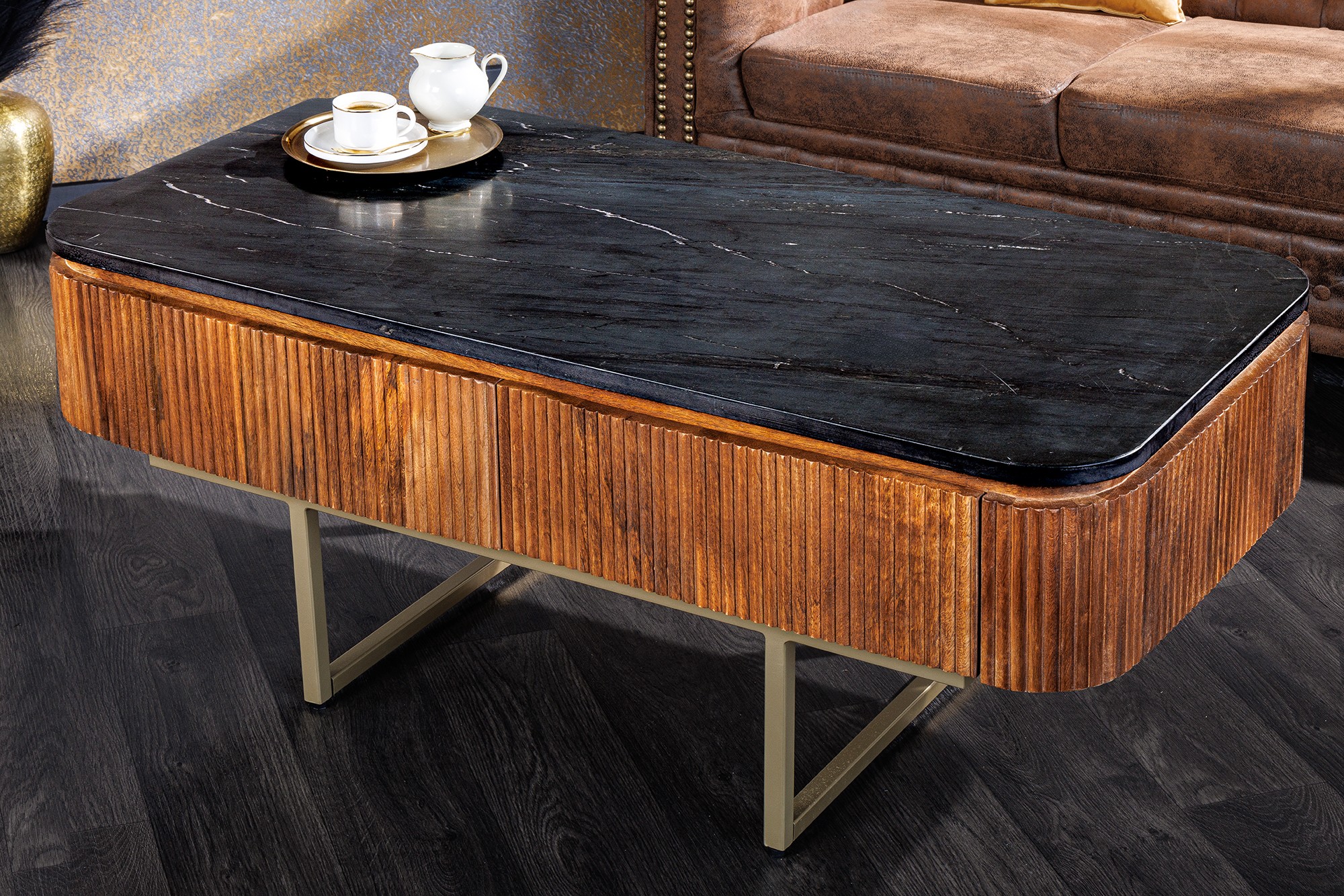 Estila Dizajnový art deco konferenčný stolík z mangového dreva z kolekcie Gatsby s mramorovým dizajnom 110 cm